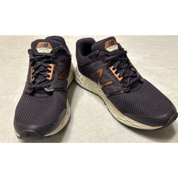 New Balance Running Shoes Women’s Size 7 Purple Fresh Foam Comfort Cushioned - Picture 3 of 7